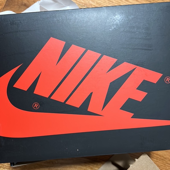 Marvel x Jordan 1 Next Chapter in woman size 7. - Picture 3 of 3